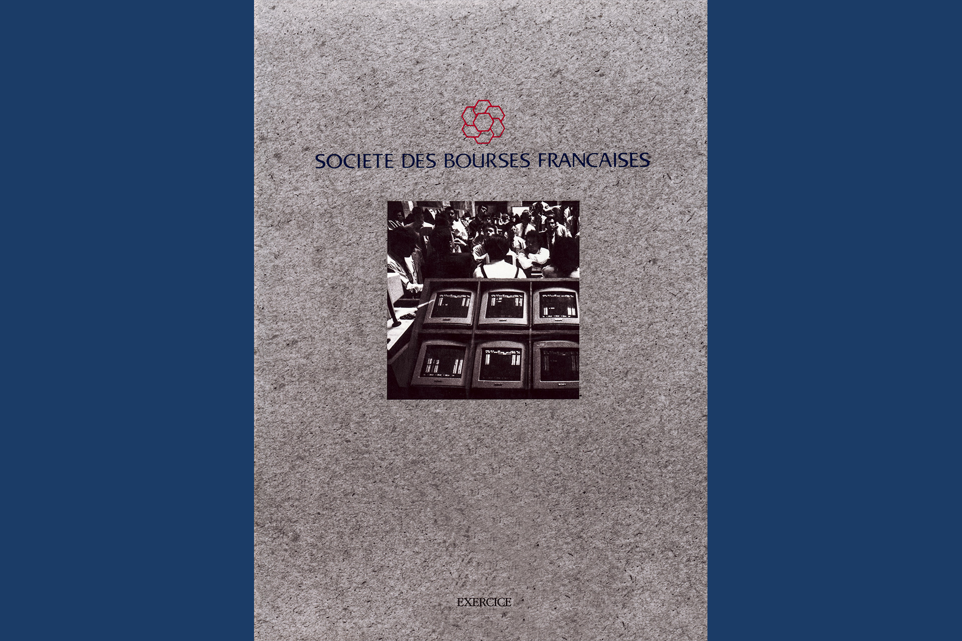Rapport Annuel de la Société des Bourses Françaises. Reportage en Noir et Blanc sur les activités de la bourse à Paris
