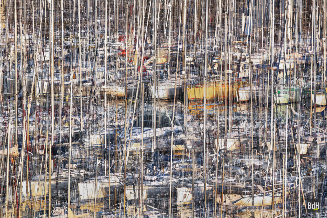 Les voiliers dans la Marina du Port de Sète, France